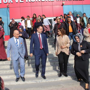 Ağrı’da 25 Kasım Kadınlara Yönelik Şiddete Karşı Uluslararası Mücadele Günü Programı Düzenlendi - fotoğraf 12