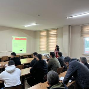 Gazi Evrenos Yurt Müdürlüğü KYK Erkek Yurdu Öğrencilerine Kadına Yönelik Şiddet Eğitimi Verildi. - fotoğraf 1