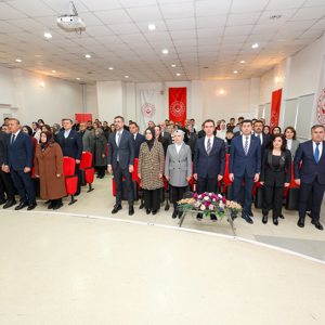 "Gönül Elçileri ile Koruyucu Aile Farkındalık Toplantısı", Valimiz Sayın Ahmet Karakaya ve eşi Özlem Karakaya Hanımefendi’nin katılımlarıyla gerçekleştirildi - fotoğraf 1