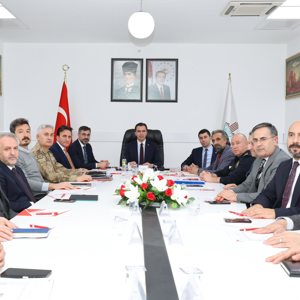 Bağımlılıkla Mücadele İl Koordinasyon Kurulu 2025 Yılı 4. Toplantısı, Valimiz Sayın Ahmet Karakaya başkanlığında gerçekleştirildi - fotoğraf 1