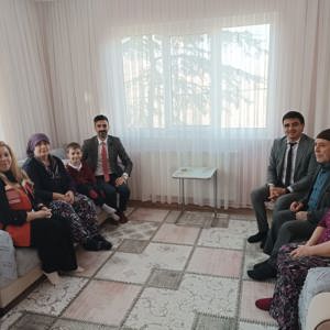 4 Kuşak ve 5 Kuşağın Bir Arada Yaşadığı Aileye Ziyaret Gerçekleştirildi. - fotoğraf 1