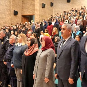 Altın Çağ Adlı Tiyatro Oyunu Koruma ve Bakım Altındaki Çocuklarımızın Başarılı Performansıyla Sahnelenerek İzleyicileriyle Buluştu - fotoğraf 4