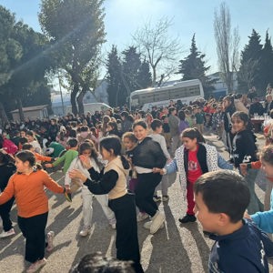 Bandırma’da “Aile Yılı Kapanış Konseri” Coşkuyla Gerçekleştirildi - fotoğraf 2
