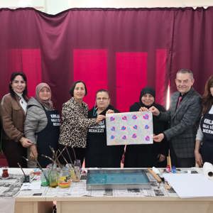 Şehit Yakınları ve Gaziler İçin “Ebru Sanatı” Kursu Başladı - fotoğraf 3