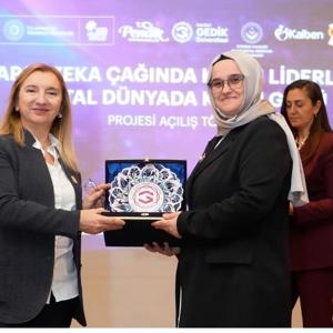 Yapay Zeka Çağında Kadın Liderliği: Dijital Dünyada Kadın Gücü Adlı Projemizin Açılış Töreni Gerçekleştirilmiştir - fotoğraf 4