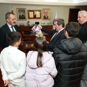 Sahnede Parlayan Küçük Yıldızlardan Vali Orhan Tavlı'ya Ziyaret - fotoğraf 1