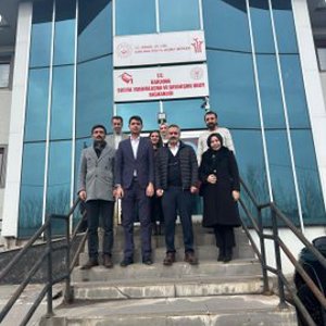 İl Müdürlüğümüz idarecileri tarafından Karlıova Sosyal Hizmet Merkezi’ne yapılan ziyarette, hizmet süreçleri ve birim çalışmalarına ilişkin personelle istişare ve değerlendirme toplantısı gerçekleştirilmiştir.  - fotoğraf 1