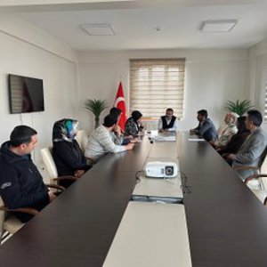 İl Müdürlüğümüz idarecileri tarafından Karlıova Sosyal Hizmet Merkezi’ne yapılan ziyarette, hizmet süreçleri ve birim çalışmalarına ilişkin personelle istişare ve değerlendirme toplantısı gerçekleştirilmiştir.  - fotoğraf 3
