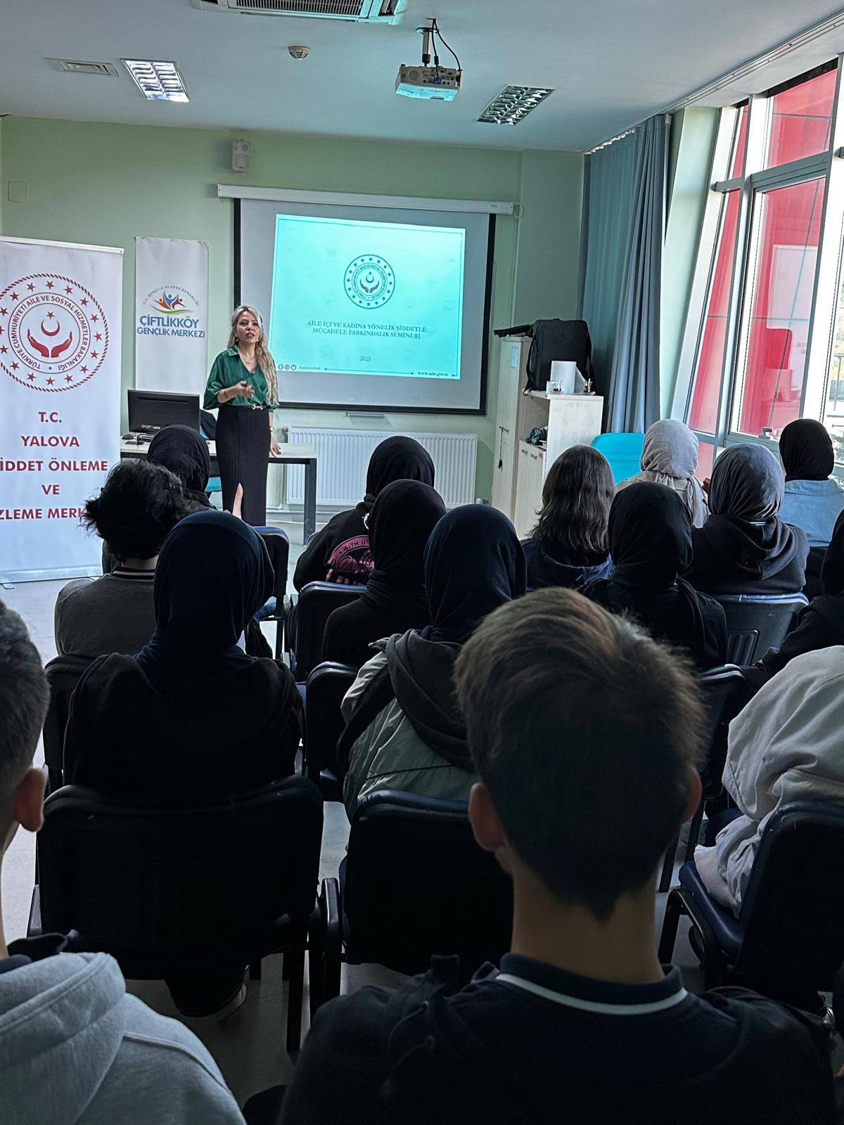 25 Kasım Kadına Yönelik Şiddete Karşı Uluslararası Mücadele Günü Kapsamında Farkındalık Seminerleri Başlatıldı