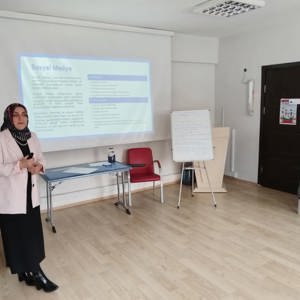 Modüler Aile Eğitim Programında Dijital Dünyanın Etkileri Ele Alındı - fotoğraf 2