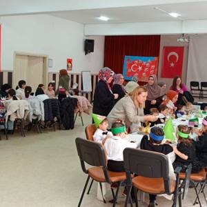 Sırameşeler Çocuk Evleri Sitesi’nde "Türkiye Yüzyılı" Vizyonuyla Yerli Malı Haftası - fotoğraf 1