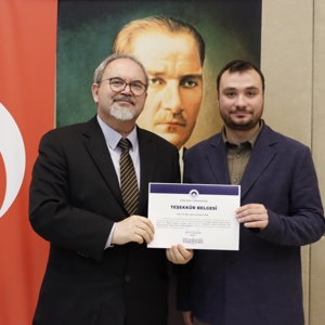 “Çocuğun Hayatına Dokunan Eller: Hukuk ve Psikoloji Işığında Koruyucu Aile” Paneli Gerçekleştirildi - fotoğraf 9