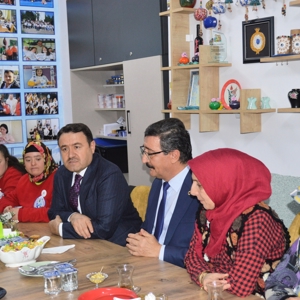 3 Aralık Dünya Engelliler Günü Kapsamında “Bi’ Tebessüm Down Cafe” Ziyaret Edildi - fotoğraf 2