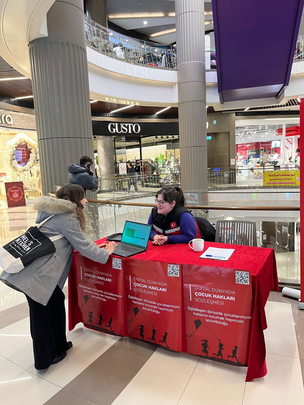 Dijital Dünyada Çocuk Hakları Sözleşmesi Kapsamında İl Genelinde Yürütülen Farkındalık Çalışmalarımız Devam Etmektedir