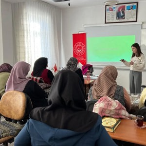 "Değerlerin Edinmesinde Ailenin Rolü" Sunumu Gerçekleştirildi - fotoğraf 2