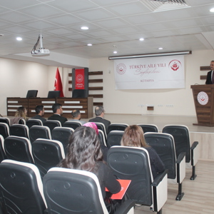 2025 Aile Yılı Söyleşileri Kapsamında “Aile İçinde Dayanışma ve Toplumsal Huzur” Söyleşisi Gerçekleştirildi - fotoğraf 3