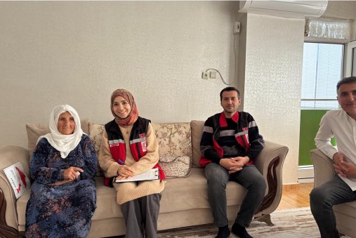 Aziz Şehitlerimizin yakınlarını ve Kıymetli Gazilerimizi ziyaret etmeye devam etmektedir.