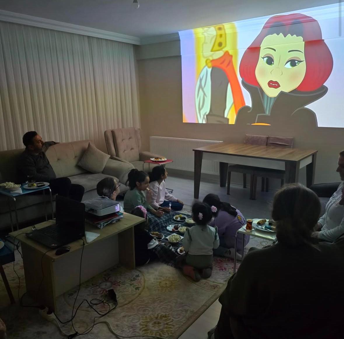 İl Müdürümüz Nejat İLHAN, Kuruluşlarımızda Kalan Çocuklarımızla Bir Araya Gelerek Keyifli Vakit Geçirdi