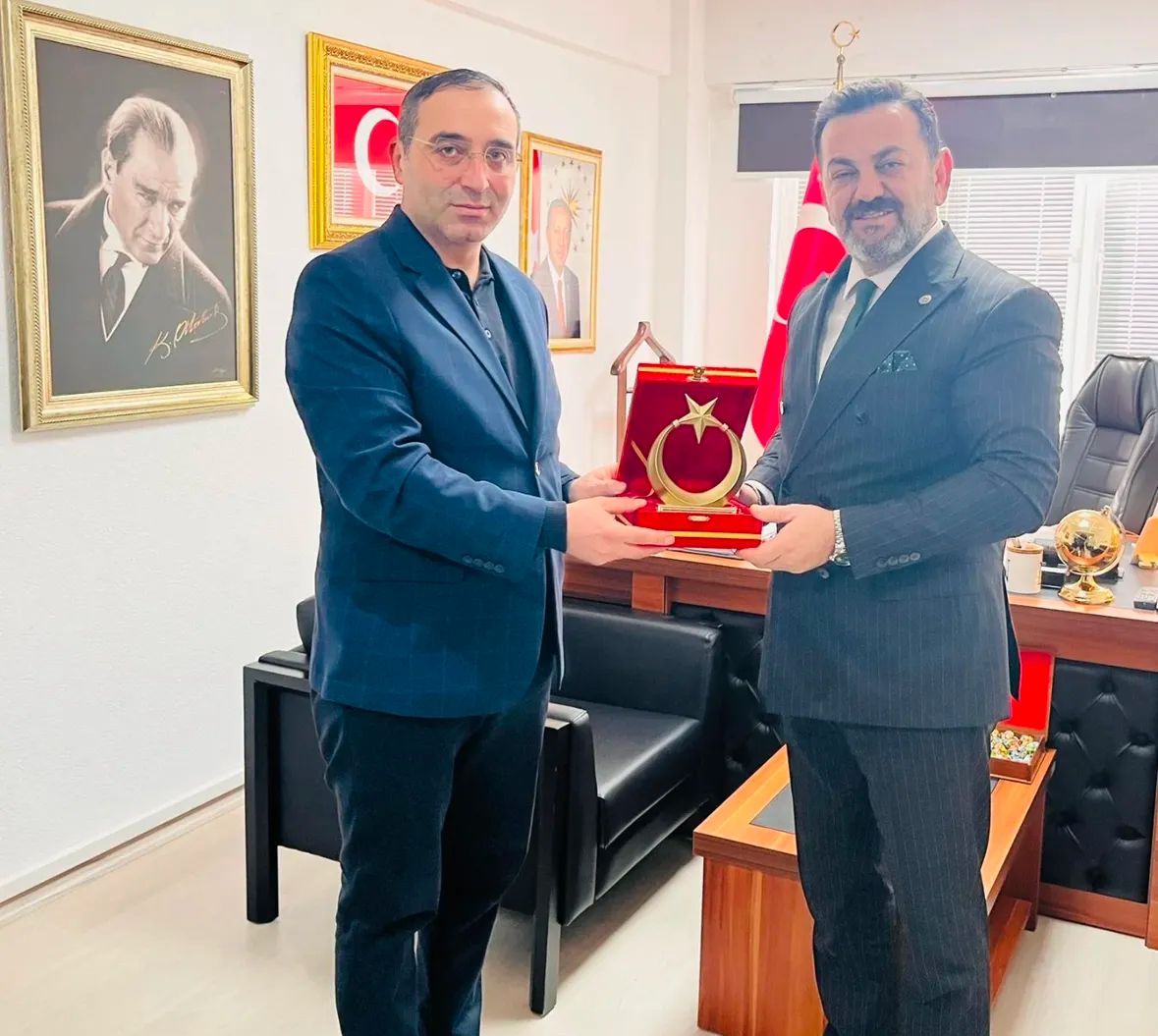 MHP İl Başkanı ve Merkez İlçe Başkanı, İl Müdürümüz Nejat İLHAN'a Hayırlı Olsun Ziyaretinde Bulundu