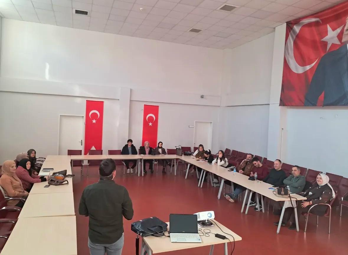 Müdürlüğümüz Meslek Elemanlarına Yönelik ''Çocuk Hizmetlerine Yönelik Bireysel ve Grup Görüşme Teknikleri'' Konulu Eğitim Gerçekleştirildi