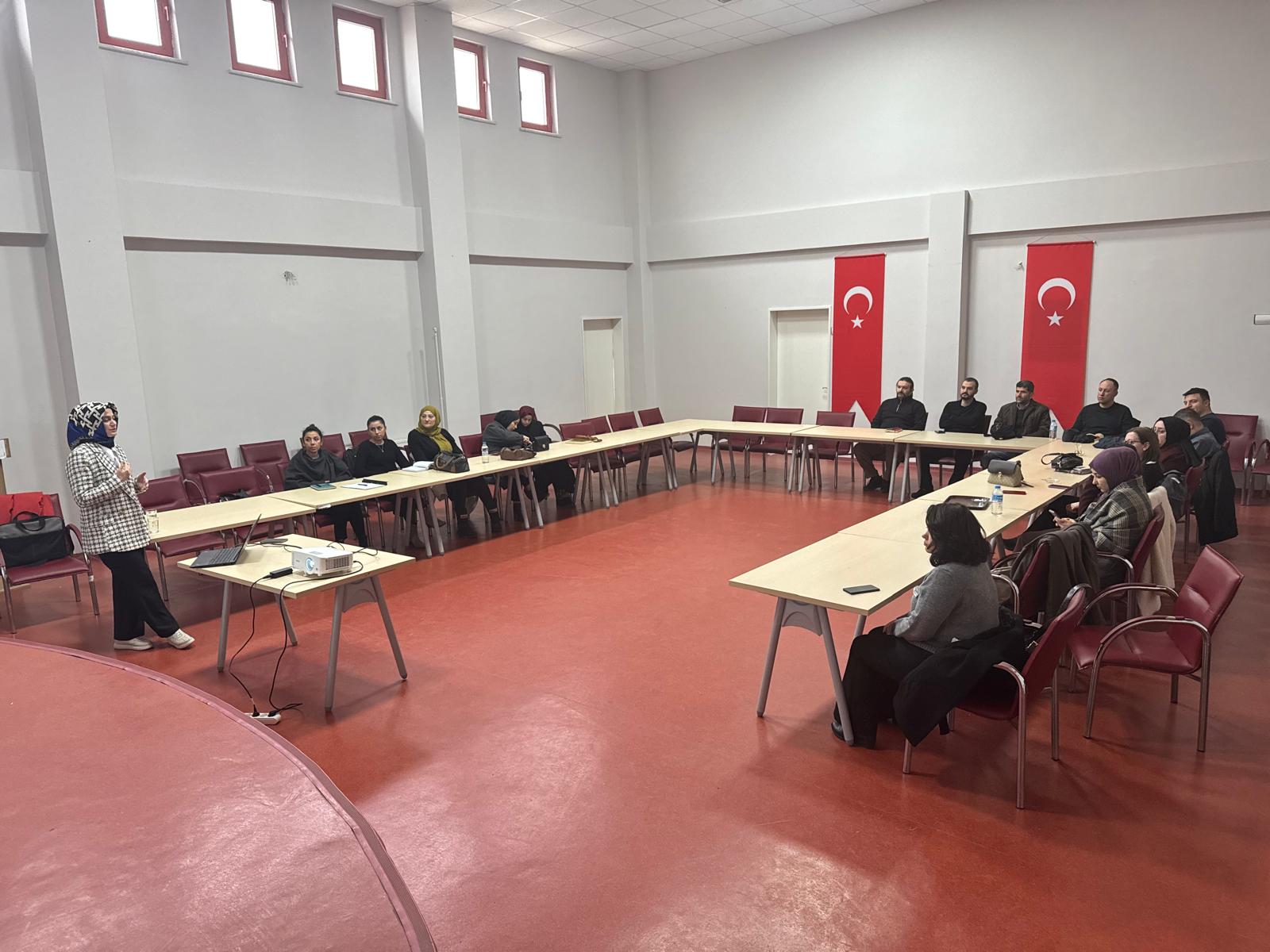 Müdürlüğümüz Bünyesinde Görev Yapan Meslek Elemanlarına Yönelik ''Otizm Farkındalık'' Eğitimi Düzenlendi