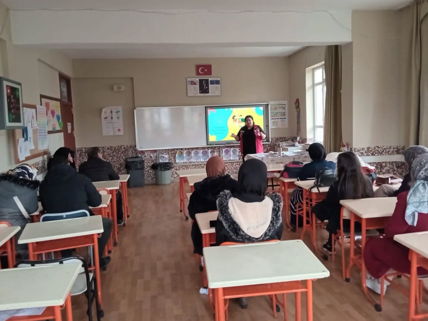 ​"Okul ve Aile İletişimi" Konulu Eğitim Gerçekleştirildi