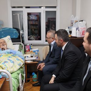 İl Müdürümüz Sn. Ömer TURAN, Bahçelievler Kaymakamı Sn. Mehmet BOZTEPE Eşliğinde Kore Gazimiz Cemal YURTSEVER’e Geçmiş Olsun Ziyaretinde Bulunmuştur - fotoğraf 1
