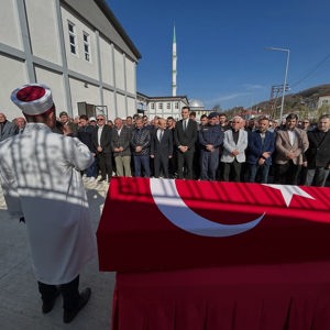 Kore Gazisi Ahmet Çamoğlu Son Yolculuğuna Uğurlandı - fotoğraf 1