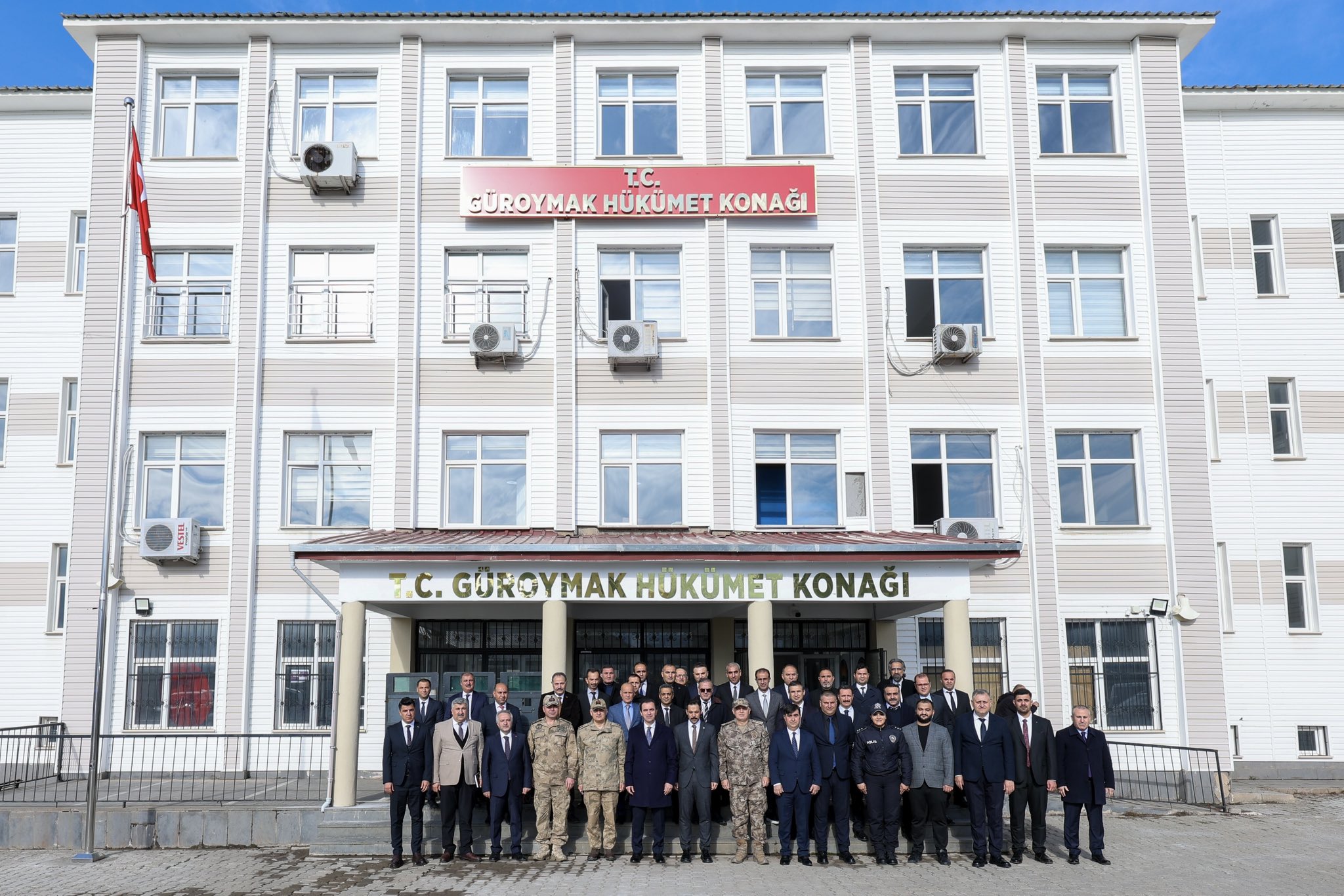 Valimiz Sayın Ahmet Karakaya, Güroymak İlçemizde ziyaret ve incelemelerde bulundu