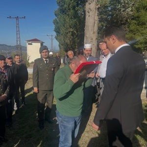 Kıbrıs Gazisi Mahmut Akbolat Son Yolculuğuna Uğurlandı - fotoğraf 6