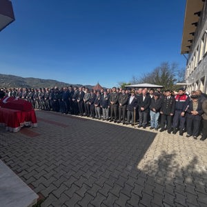 Kıbrıs Gazisi Mahmut Akbolat Son Yolculuğuna Uğurlandı - fotoğraf 1