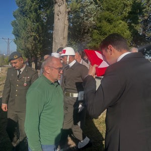 Kıbrıs Gazisi Mahmut Akbolat Son Yolculuğuna Uğurlandı - fotoğraf 7