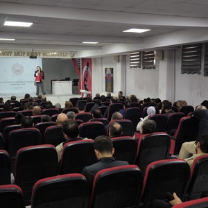 Ünye ilçemizde okul idarecileri ve rehber öğretmenlere, Çocuk Koruma Kanunu ile Ailenin Korunması ve Kadına Karşı Şiddetin Önlenmesine Dair Kanun kapsamında farkındalık eğitimi düzenlenmiştir. - fotoğraf 2