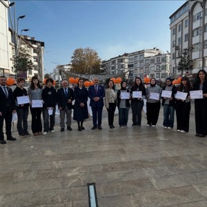 25 Kasım Kadına Yönelik Şiddete Karşı Uluslararası Mücadele Günü İçin Farkındalık Etkinliği Düzenlendi - fotoğraf 6