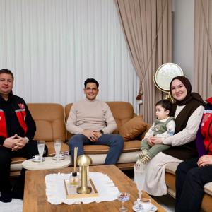 Aziz şehitlerimizin Kıymetli Ailelerini ve Kahraman Gazilerimizi Hanelerinde Ziyaret Etmeye Devam Ediyoruz. - fotoğraf 1