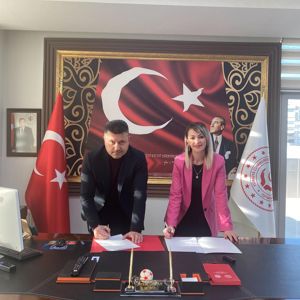 American Life Kırşehir ile Kırşehir Aile ve Sosyal Hizmetler İl Müdürlüğü arasında iş birliği protokolü imzalandı. - fotoğraf 1