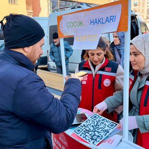 Hakkari'de Dijital Dünyada Çocuk Hakları Sözleşmesi Tanıtıldı - fotoğraf 3