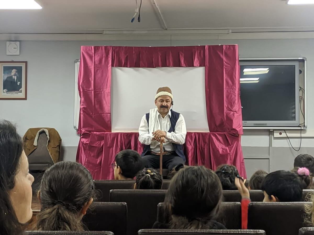 Karagöz ve Hacivat Gölge Oyunu ile Meddah gösterisinin yer aldığı kültürel etkinlik gerçekleştirildi.