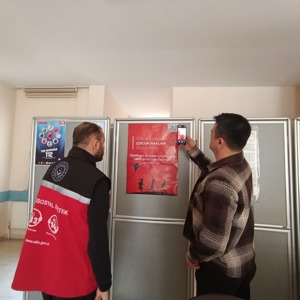 İl Genelinde Sahaya Çıkan Ekiplerimiz 'Dijital Dünyada Çocuk Hakları Sözleşmesi' Farkındalık Çalışmaları Kapsamında Afiş Çalışmalarına Devam Ediyor - fotoğraf 6