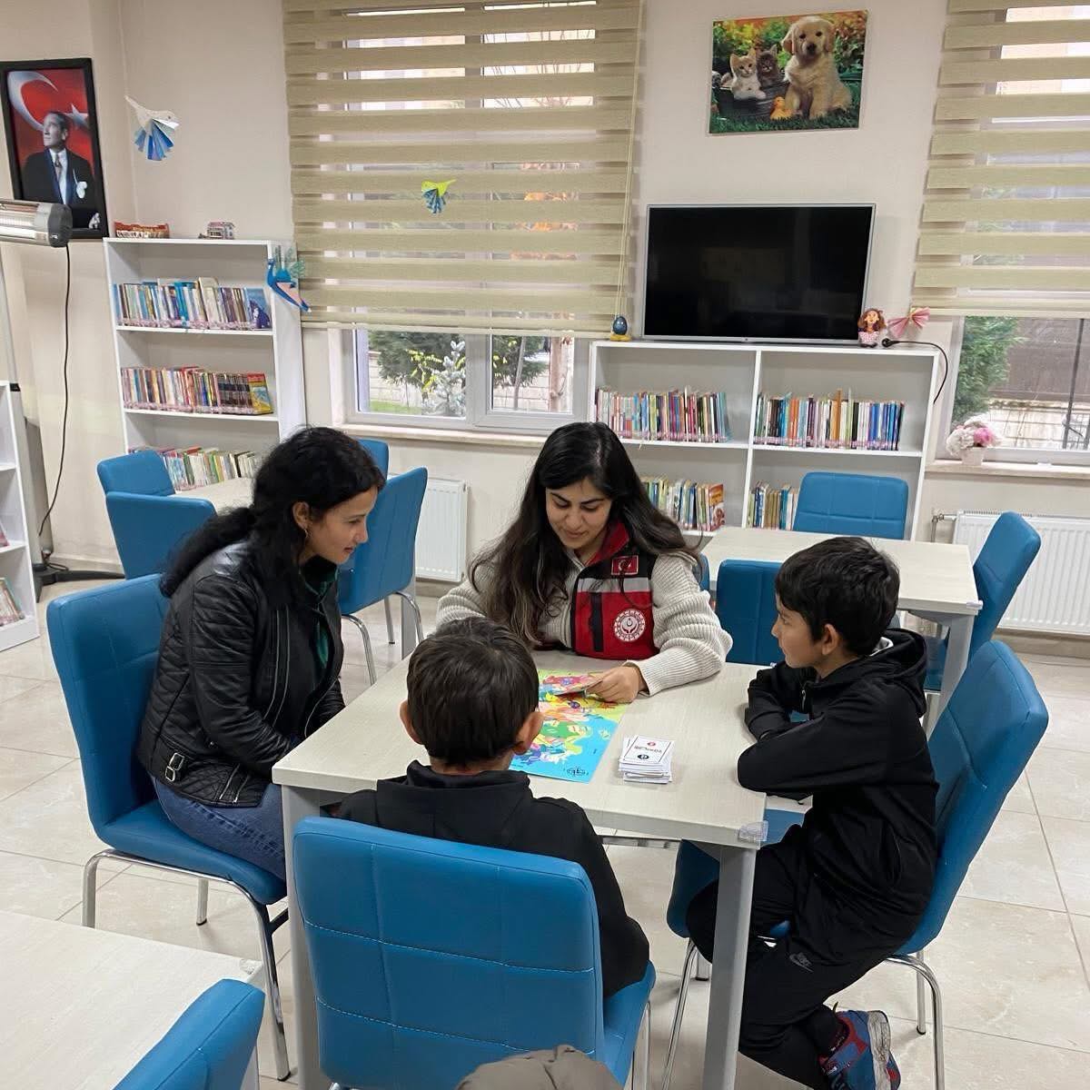 Kütüphane üyelik işlemleri yapılarak yapay zeka destekli oyunlar oynanmıştır. 