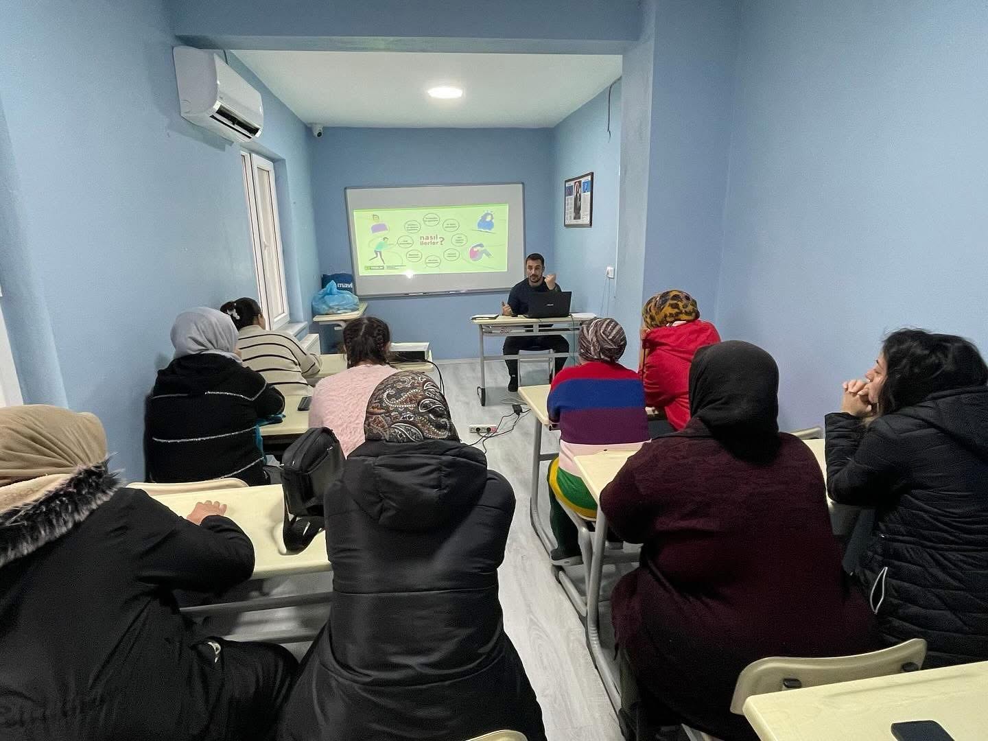 Bağımlılıkla Mücadele ve Bakanlığımız Hizmet Modelleri hakkında eğitim düzenlenmiştir.