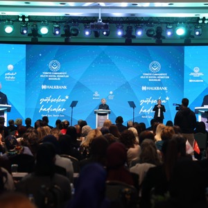 Bakanımız Göktaş "Yükselen Kadınlar: Kendi İşim, Benim İzim" eğitim programında konuştu - fotoğraf 2