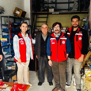 4 Kuşak ve 5 Kuşağın Bir Arada Yaşadığı Aileye Ziyaret Gerçekleştirildi. - fotoğraf 2