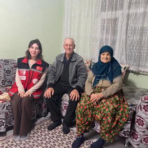 4 Kuşak ve 5 Kuşağın Bir Arada Yaşadığı Aileye Ziyaret Gerçekleştirildi. - fotoğraf 4