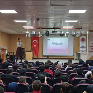 Demirci’de “Dijital Dünyada Çocuk Hakları” Sunumu Gerçekleştirildi - fotoğraf 2