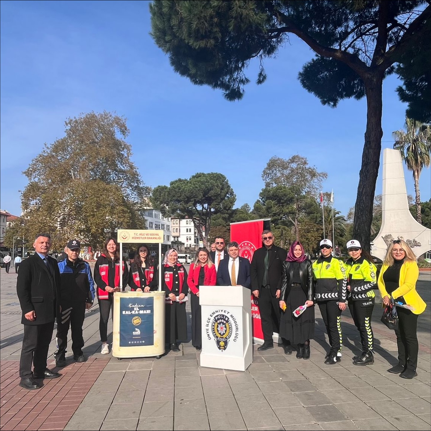 Ünye’de Kadına Yönelik Şiddetle Mücadelede Güç Birliği: Farkındalık Standı Yoğun İlgi Gördü