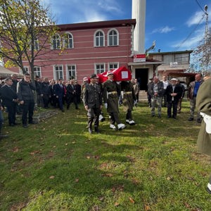 Kıbrıs Gazisi Şaban Güneş, düzenlenen askerî törenle son yolculuğuna uğurlandı.  - fotoğraf 6
