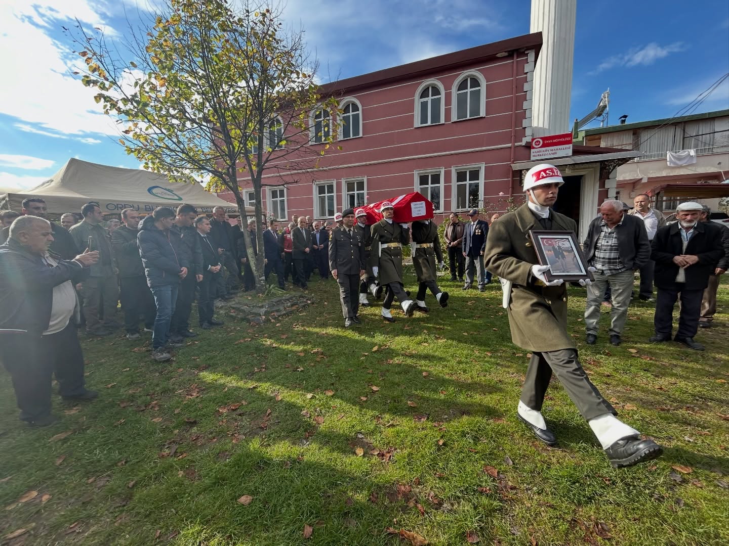 Kıbrıs Gazisi Şaban Güneş, düzenlenen askerî törenle son yolculuğuna uğurlandı. 