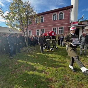 Kıbrıs Gazisi Şaban Güneş, düzenlenen askerî törenle son yolculuğuna uğurlandı.  - fotoğraf 1
