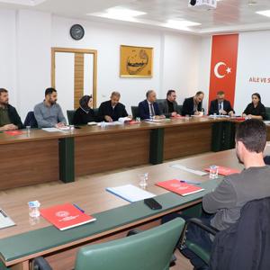İl Müdürümüz Sayın Aydın POLAT başkanlığında; il müdür yardımcılarımız, şube müdürlerimiz ve sosyal hizmet merkezi müdürlerimizin katılımıyla yıl sonu istişare ve değerlendirme toplantısı gerçekleştirilmiştir. - fotoğraf 2